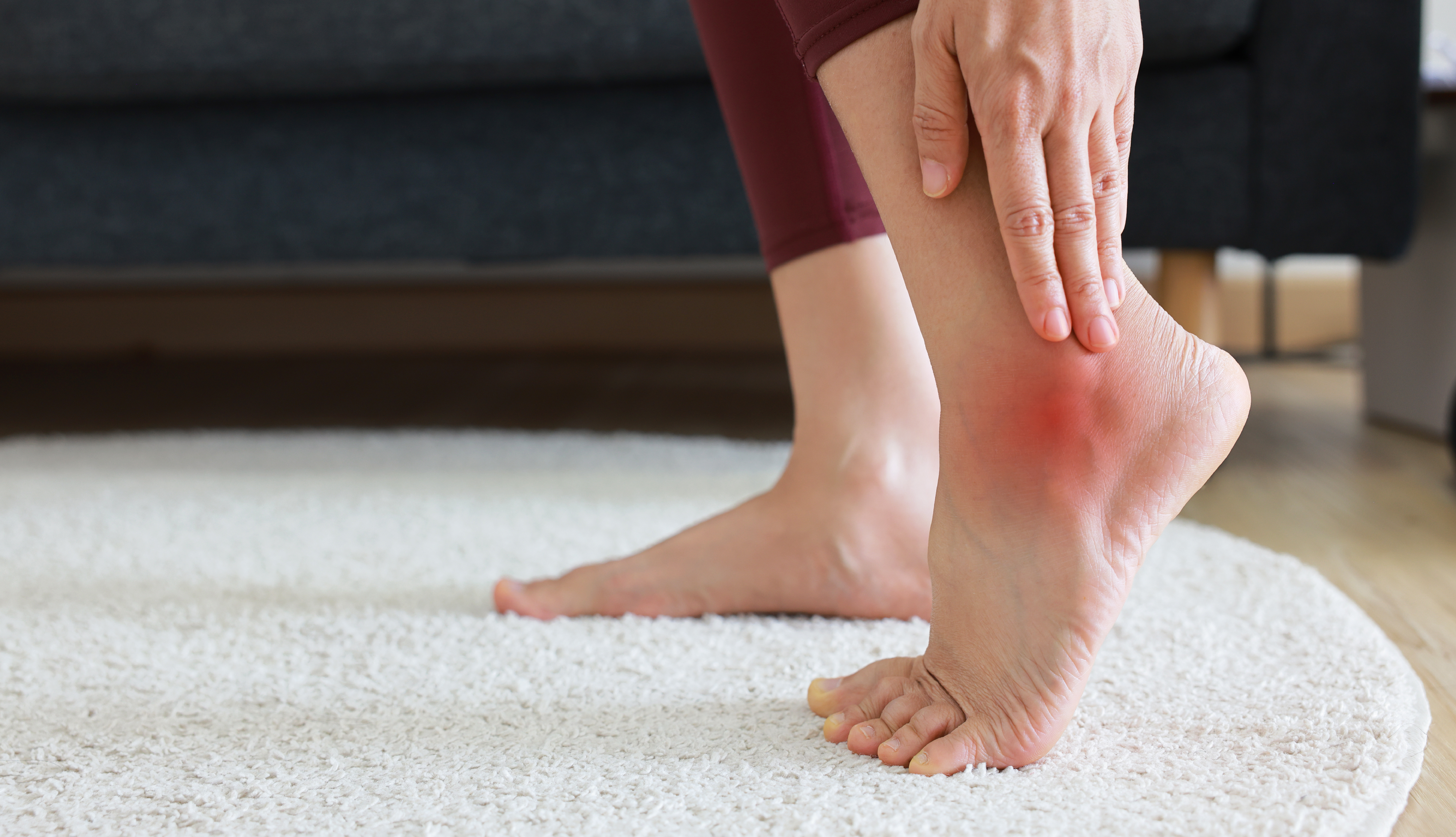 Ból pięty przy ostrodze piętowej i zapaleniu rozcięgna podeszwowego